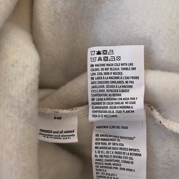 FRIENDS Crewneck Slightly-Cropped Sweatshirt - Picture 3 of 5